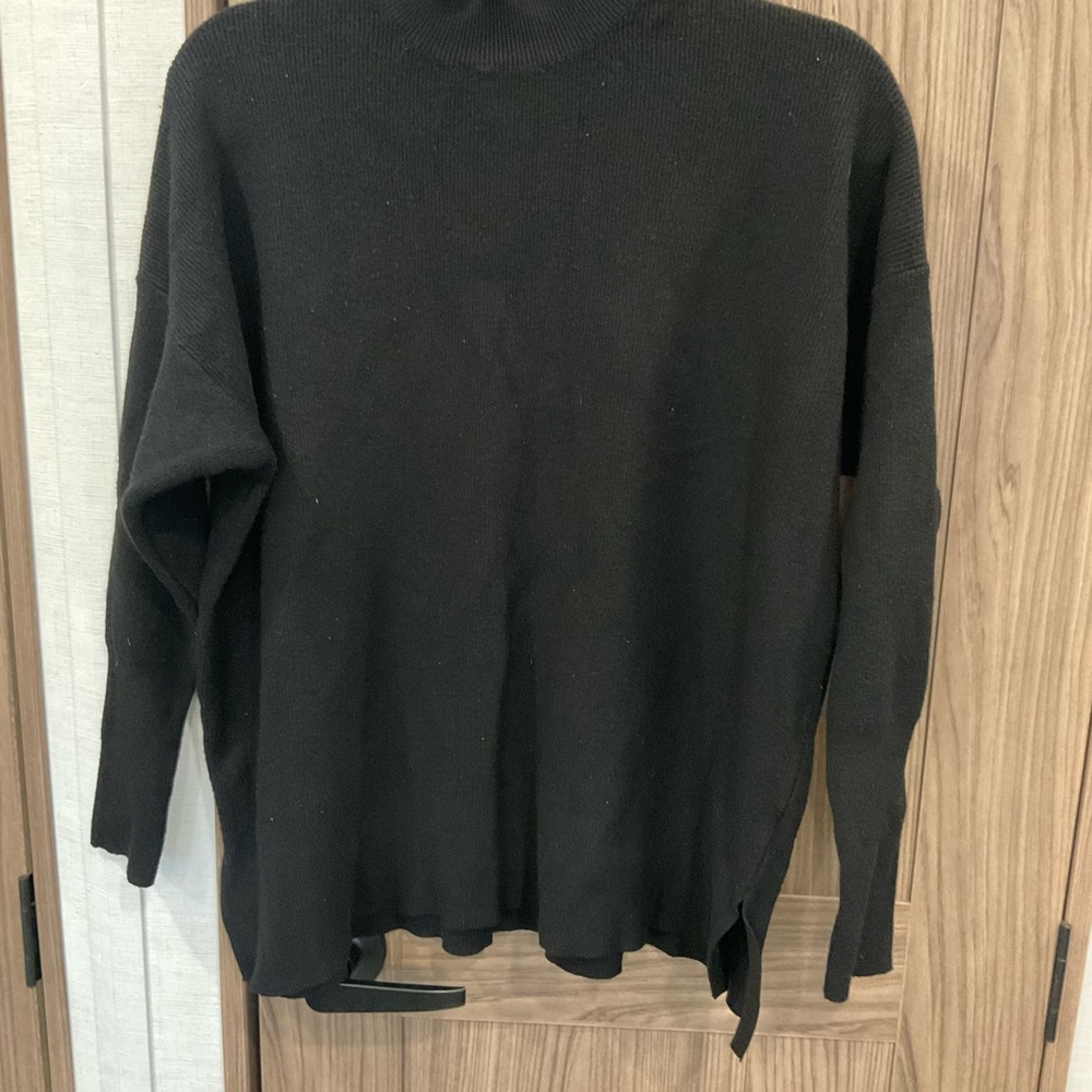 Altar’d State Womens Black Crew Neck Sweater Size S/M